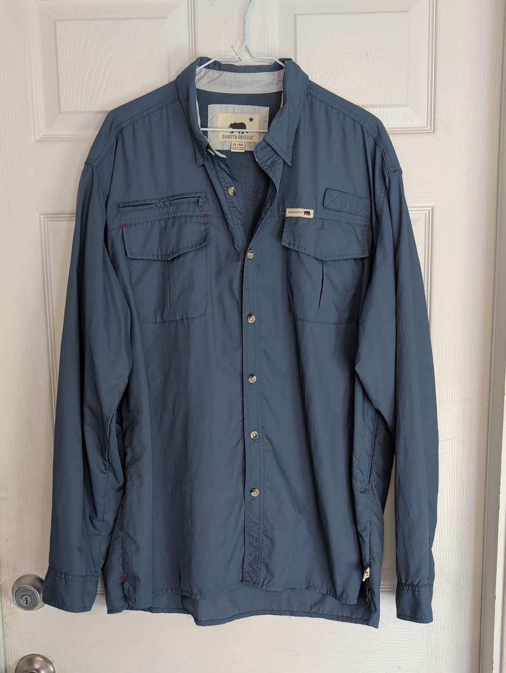Dakota Grizzly Button Down Shirt Mens XL Blue 100% Nylon vented fishing Top